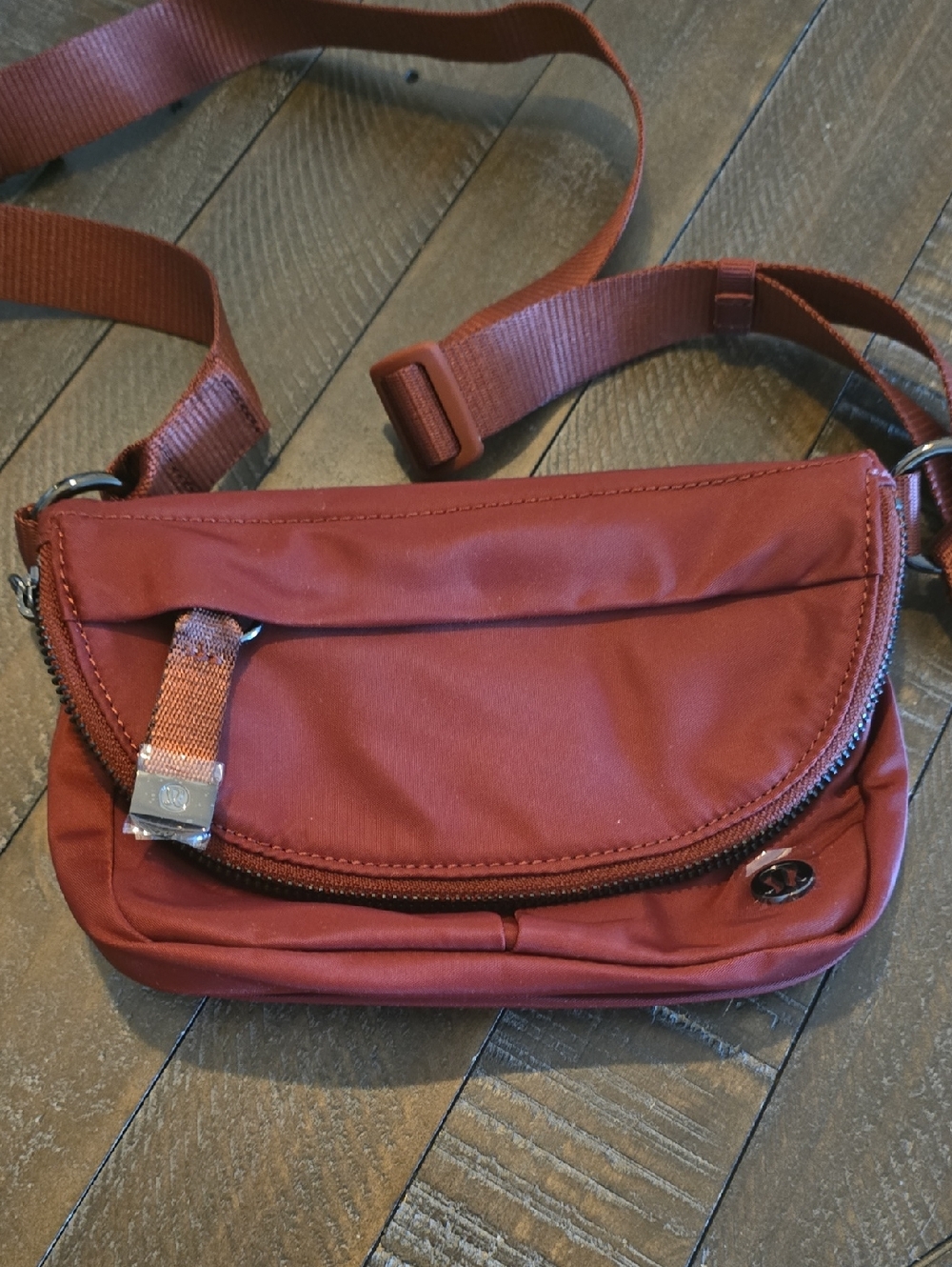 lululemon athletica 2L All Night Festival Bag in Rust